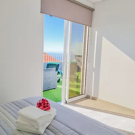 Holiday home Casa Caromba, Sunrise Prazeres
